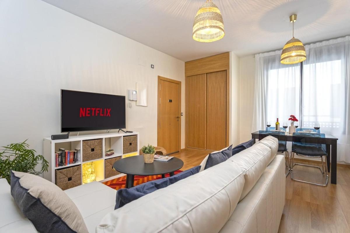 -Malagasunapts- Privateterrace Freeparking Pool 외부 사진