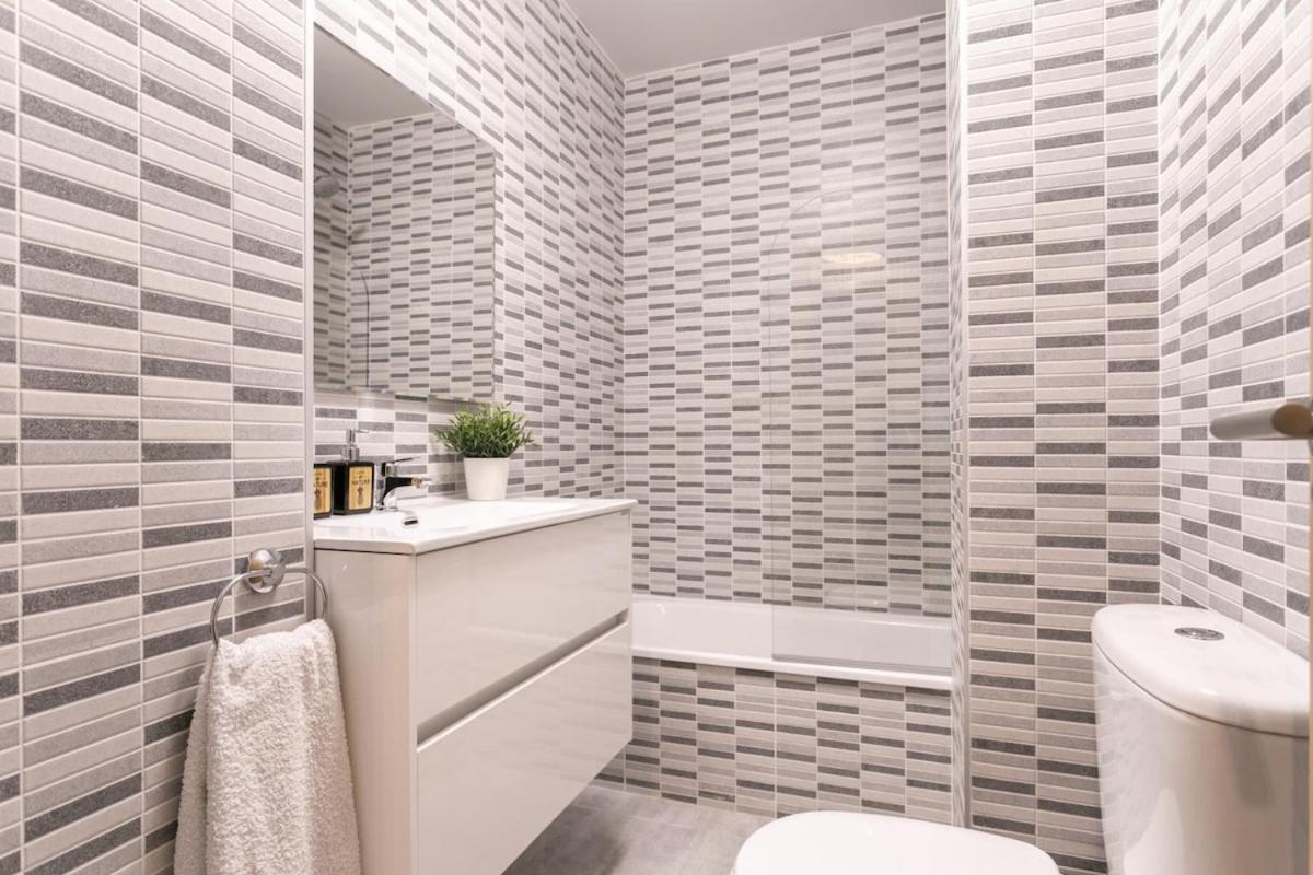-Malagasunapts- Privateterrace Freeparking Pool 외부 사진